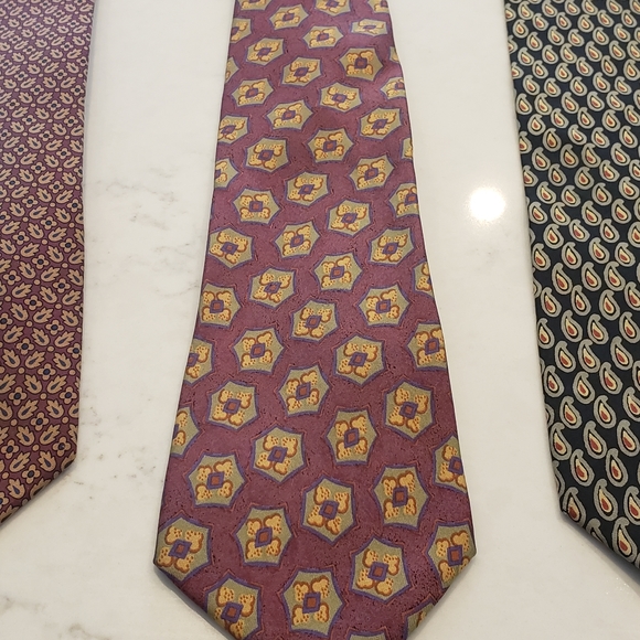 Burberrys of London Ties, set of 4 Silk Ties. - Picture 7 of 8